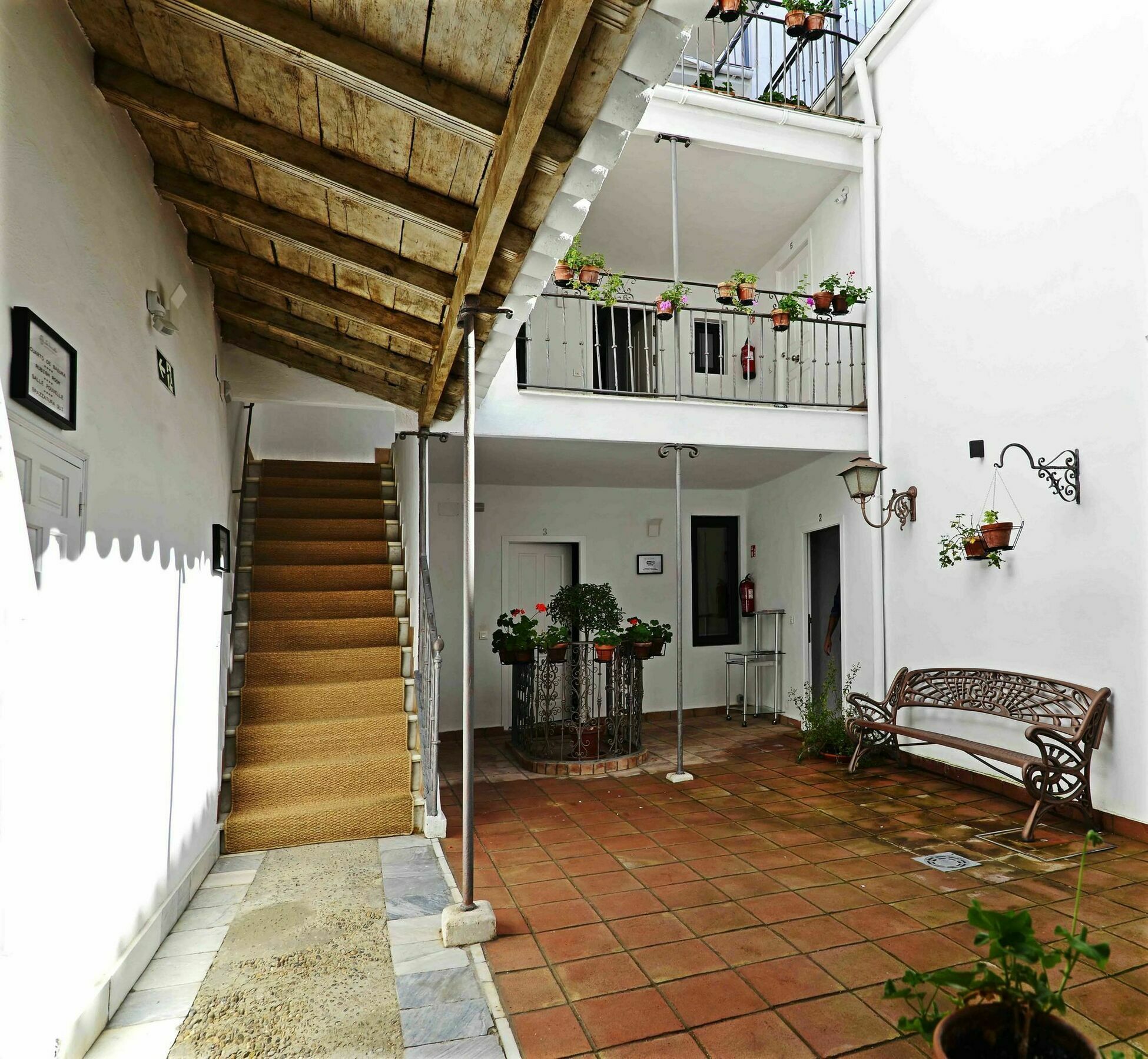 Selecta Apartments Los Venerables Sevilha Exterior foto